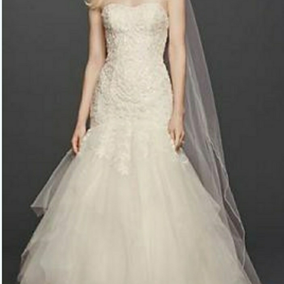 Tule Mermaid Oleg Cassini Wedding Dress in Ivory - Picture 14 of 16